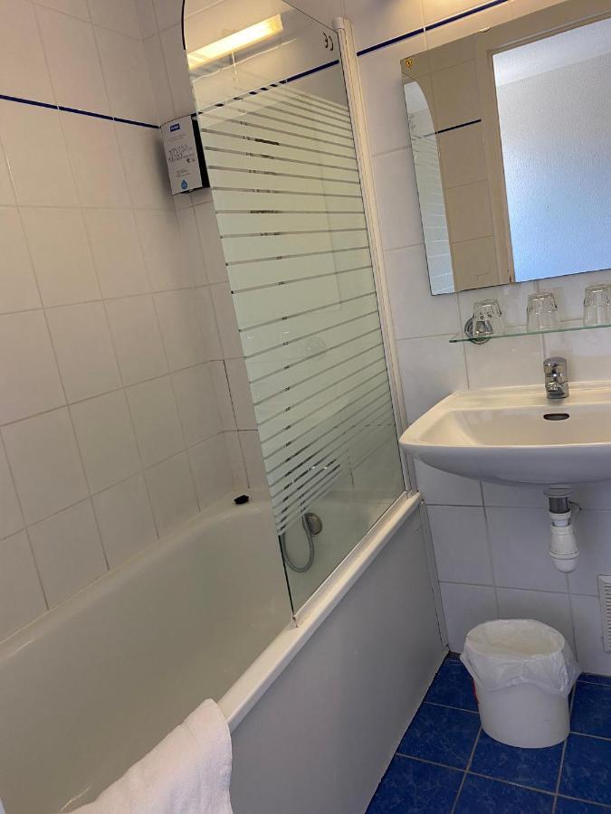 Shelder Hotel - Cherbourg En Cotentin - Equeurdreville Екстериор снимка